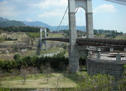 中央を流れる水無川の自然を活かした、丹沢の山裾に広がる大自然に囲まれた都市公園です。表丹沢の登山口にもなっています。 中央を流れる水無川の自然を活かした、丹沢の山裾に広がる大自然に囲まれた都市公園です。表丹沢の登山口にもなっています。