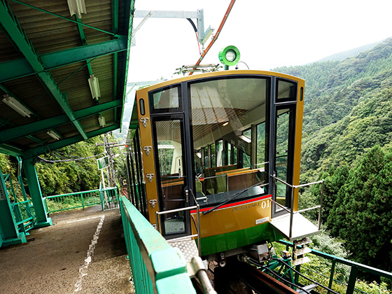 8月29日は「ケーブルカーの日」。ケーブルカーで「大山」を楽しもう